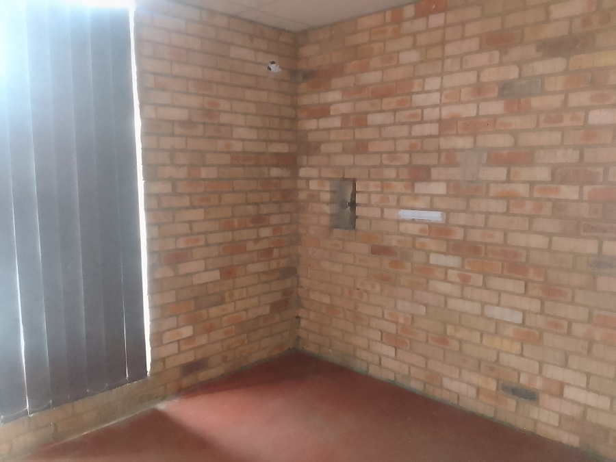 To Let Commercial Property for Rent in Oos Einde North West
